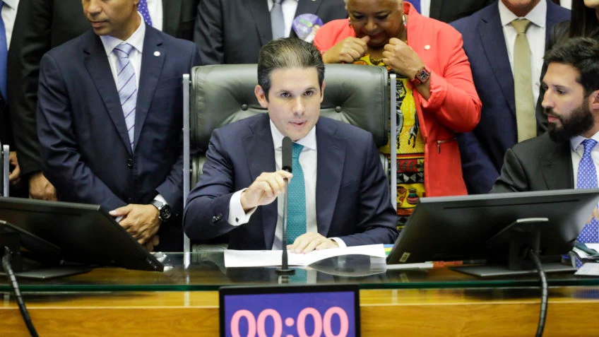 Hugo Motta faz discurso após a posse como presidente da Câmara dos Deputados