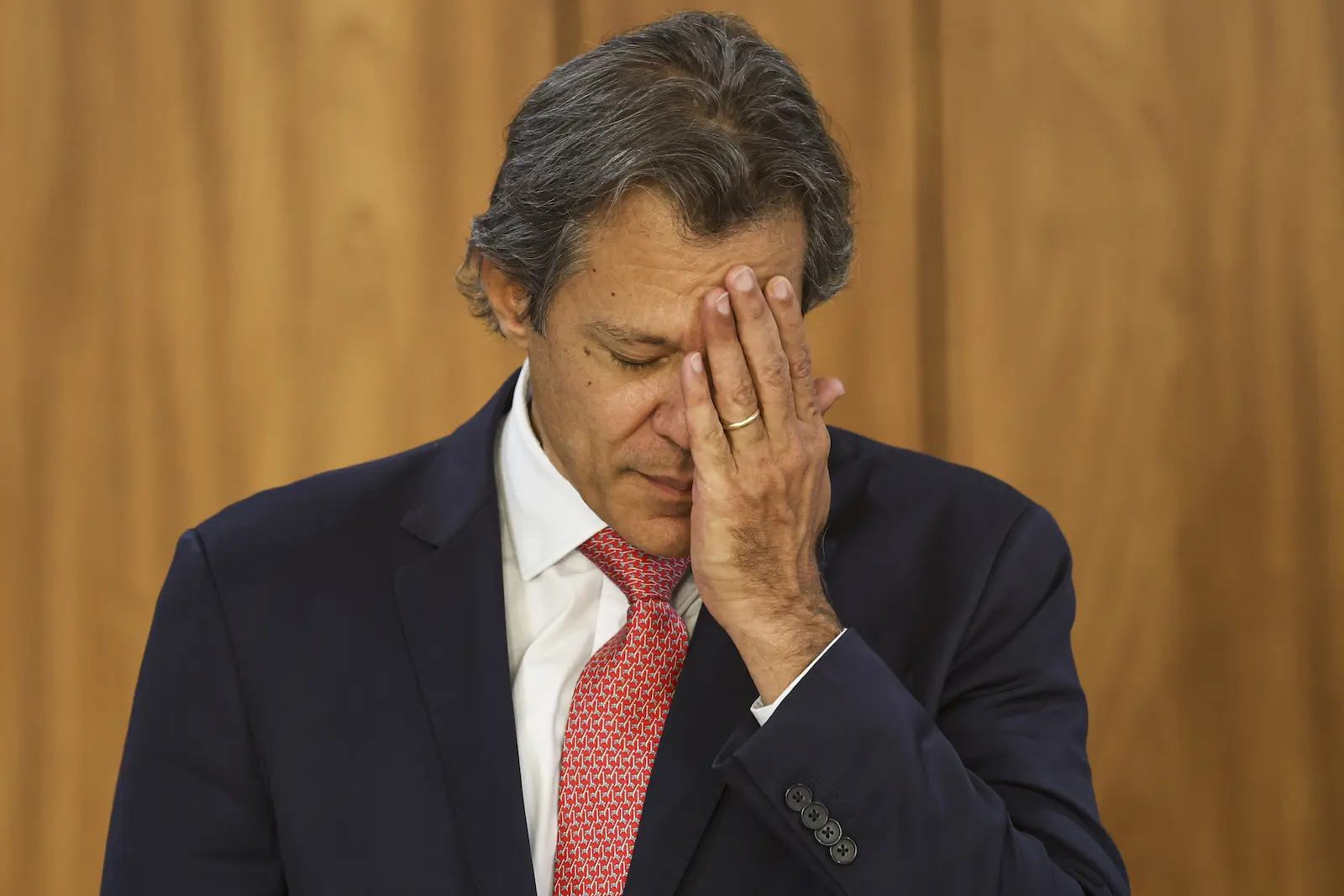 Hadad derrotado