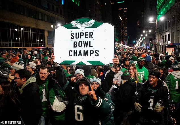 Super Bowl: Torcedores do Eagles Tomam as Ruas da Filadélfia