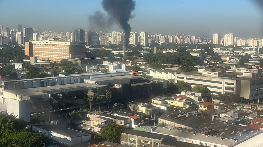 Avião cai em São Paulo